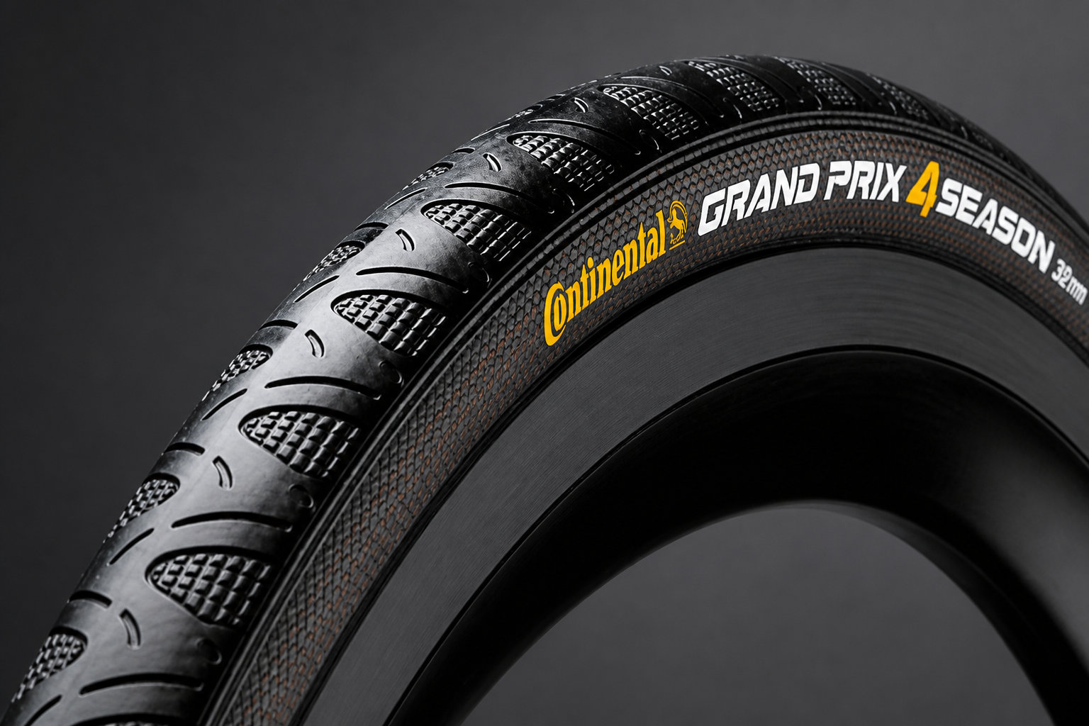 Continental Grand Prix 4 saisons : performance et grip