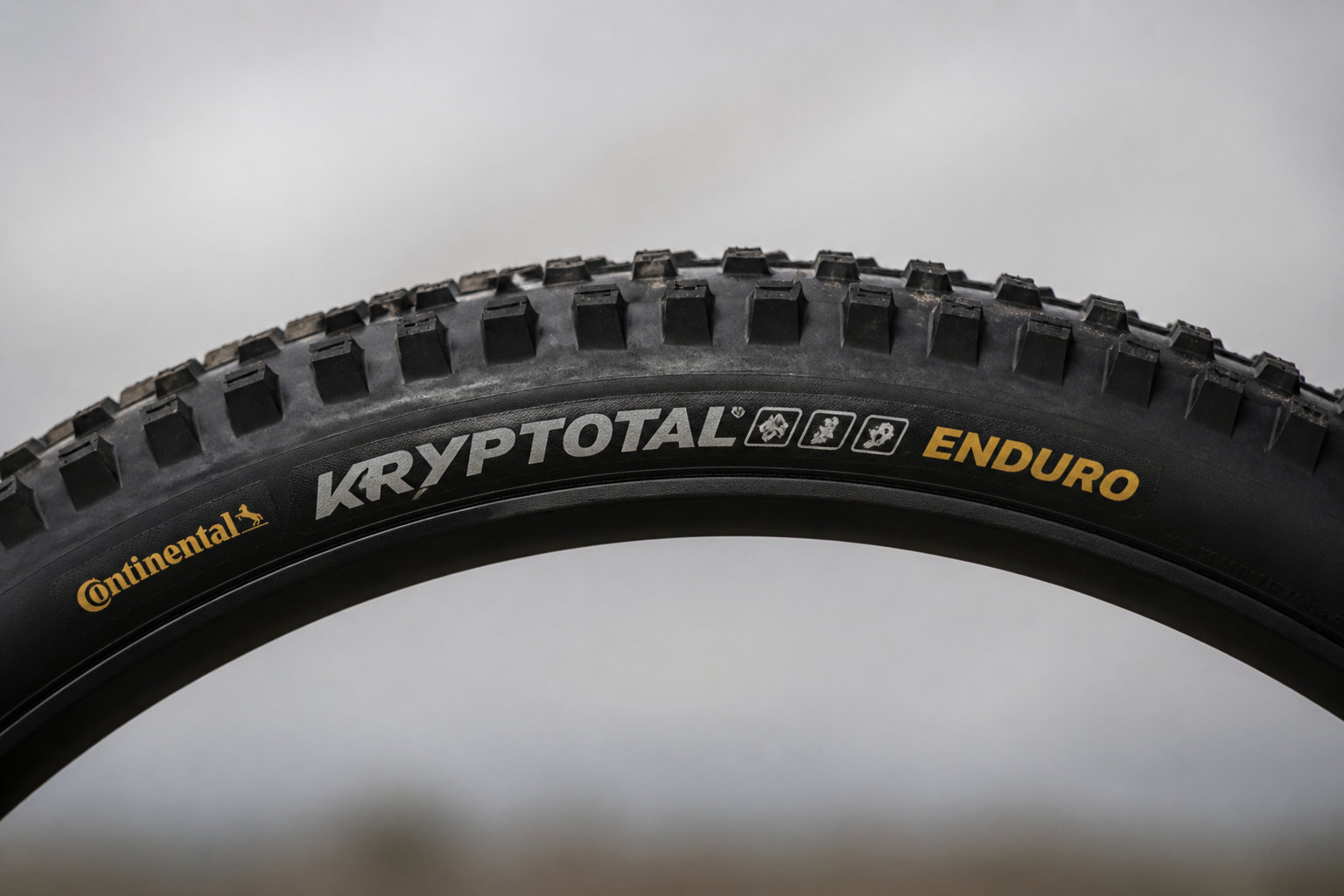Continental Kryptotal Enduro : l'équilibre germanique pour les gros vélos