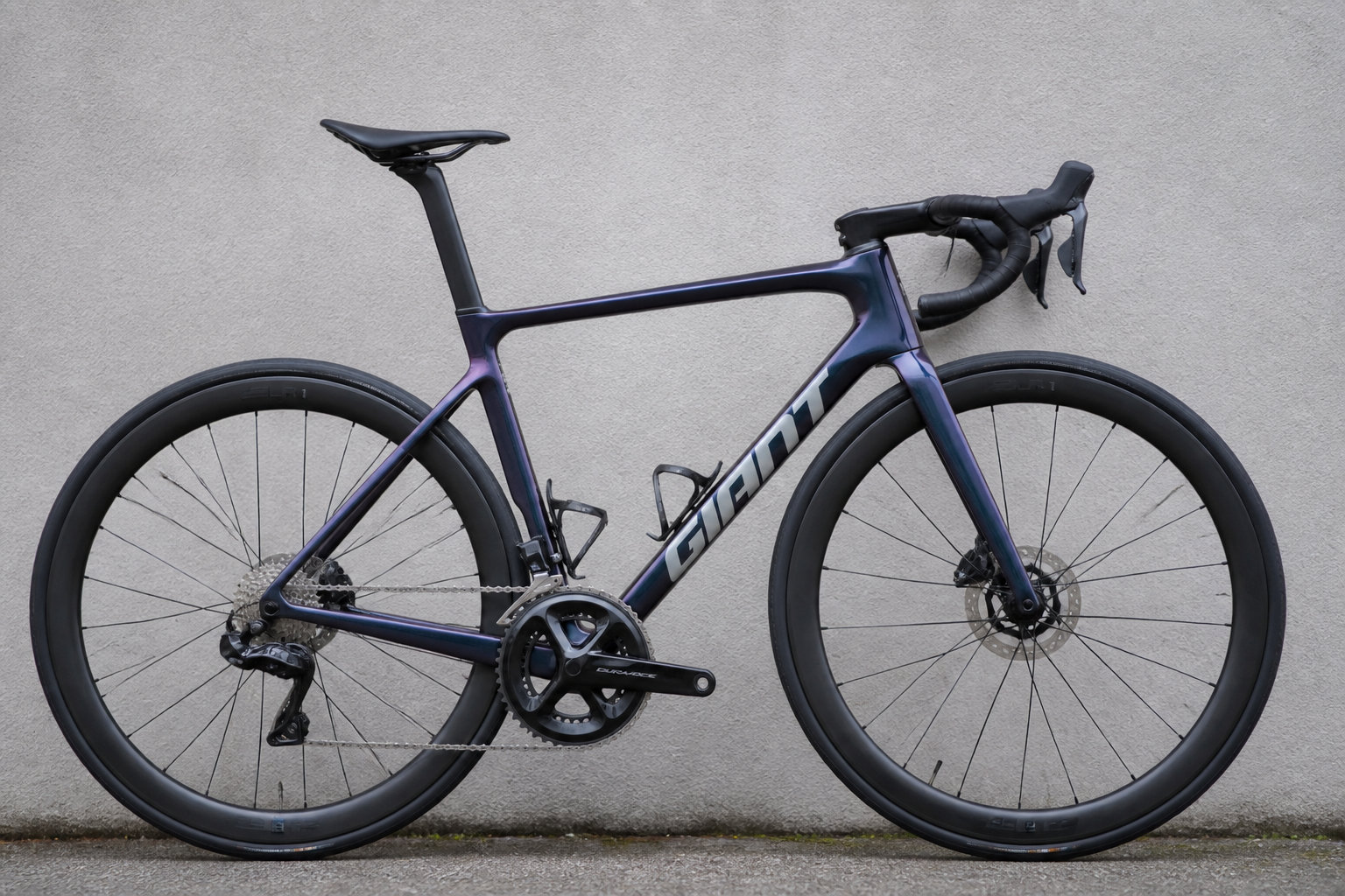 Giant TCR Advanced SL : la référence absolue du rapport poids-rigidité