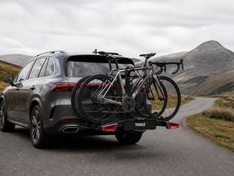 Porte-vélo pour voiture : attelage, hayon ou toit — lequel vous convient ?