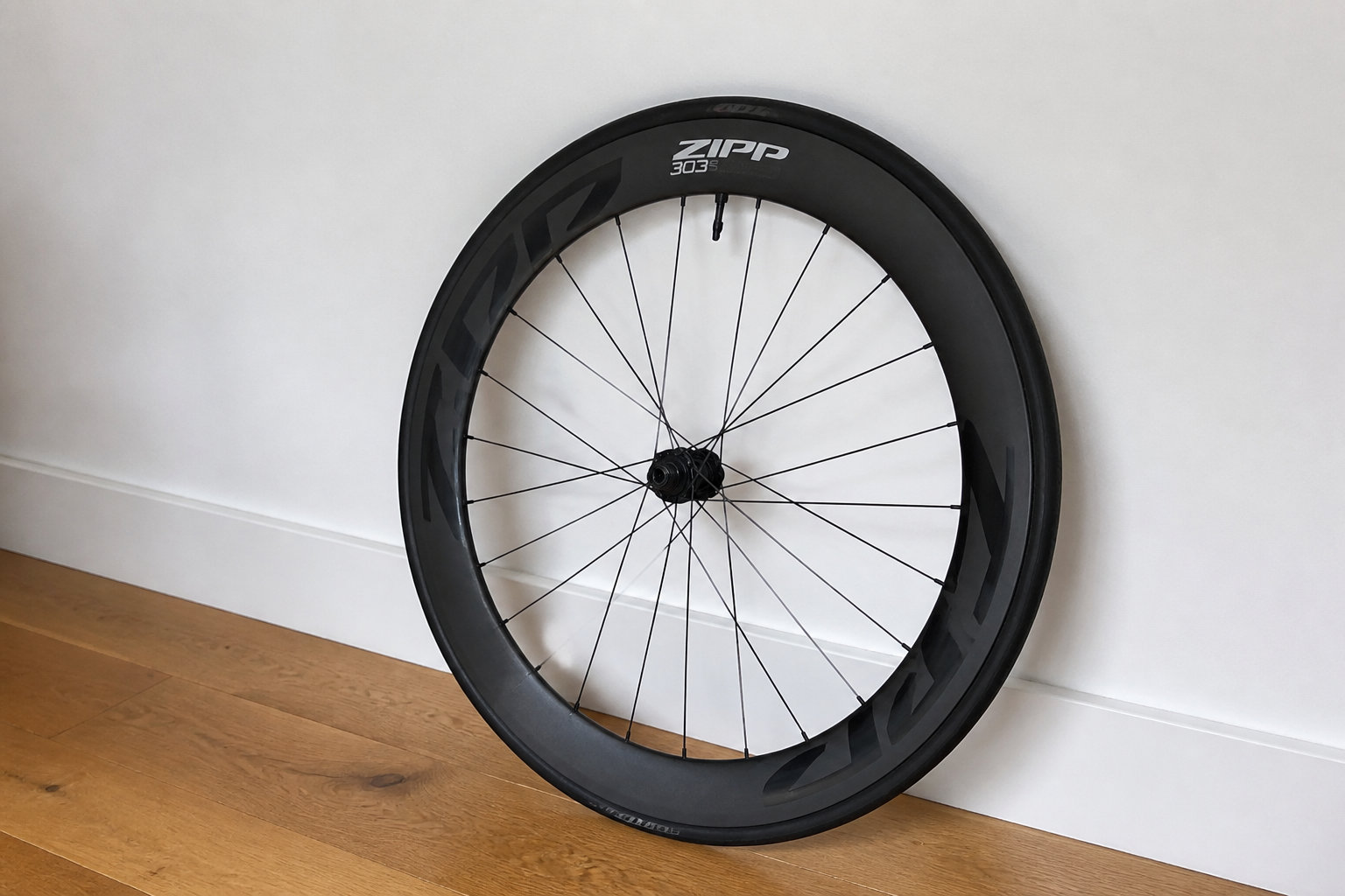 Les roues Zipp 303s et leurs caractéristiques techniques