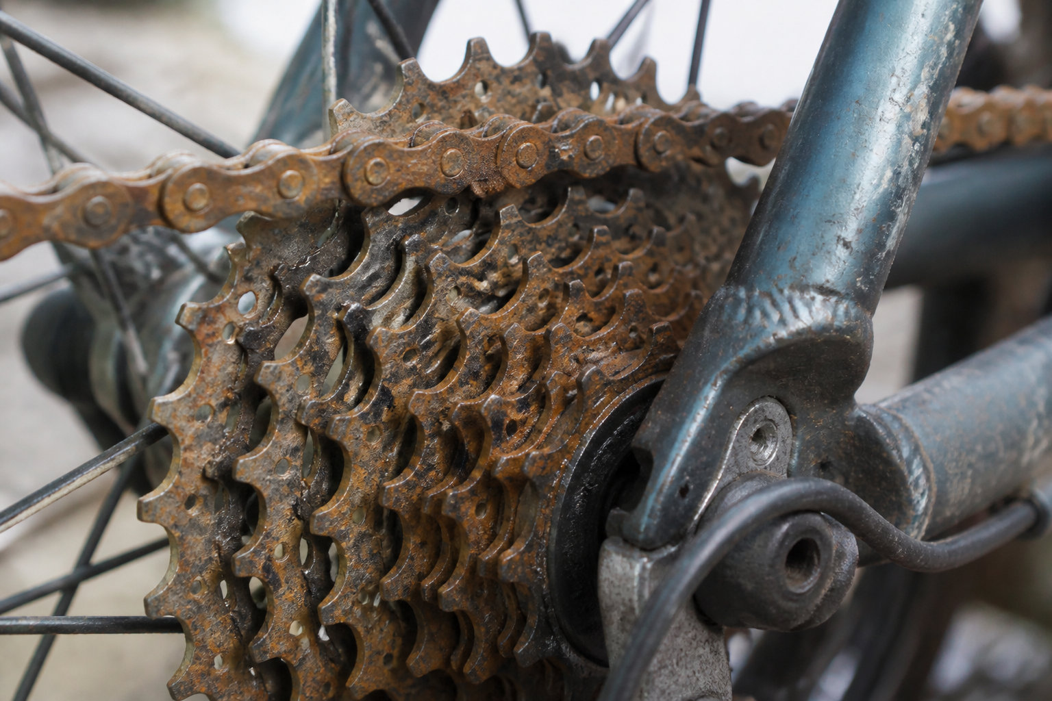 Pourquoi le lubrifiant chaine velo sauve votre transmission